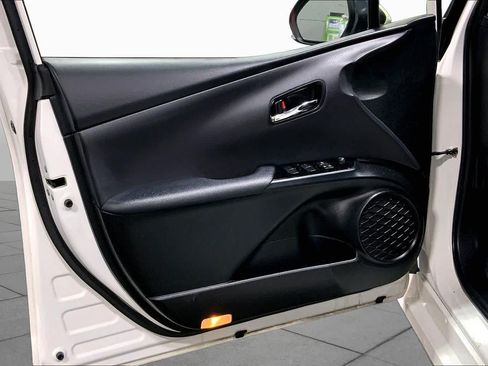 Used 2021 Toyota Prius Prime LE FWD image 22