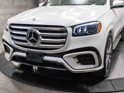 New 2026 Mercedes-Benz GLS 580 4MATIC image 12