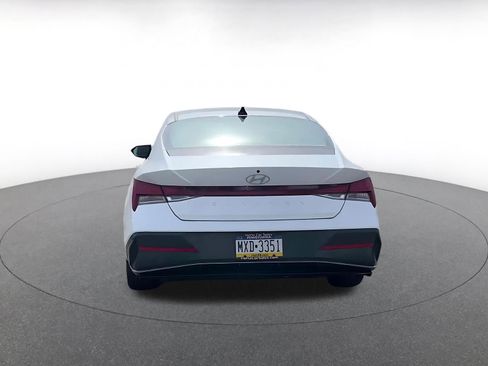 Used 2025 Hyundai Elantra SEL image 12