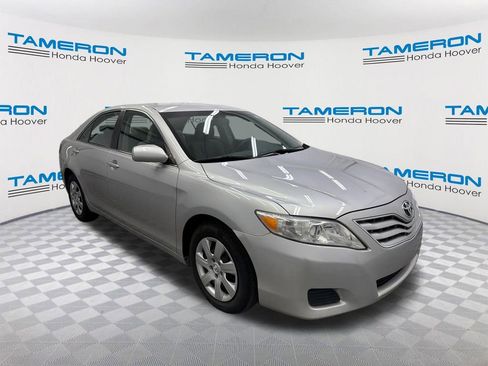 Used 2011 Toyota Camry LE FWD image 7