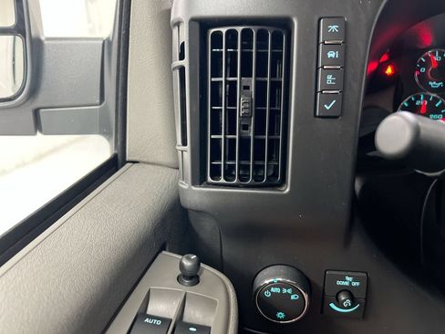 Used 2025 Chevrolet Express 2500 w/ Driver Convenience Package RWD image 17