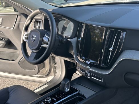 Used 2025 Volvo XC60 B5 Plus w/ Climate Package image 16