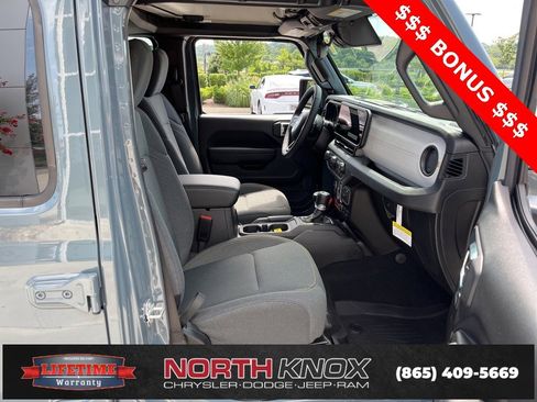 New 2025 Jeep Gladiator Sport image 26