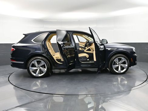New 2025 Bentley Bentayga image 39