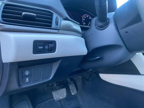 Used 2019 Honda Accord LX image 9