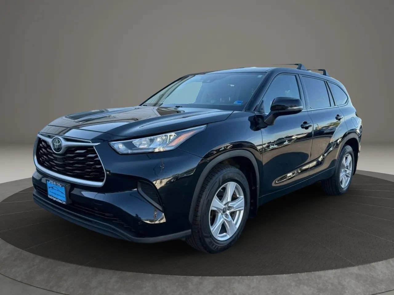Used 2020 Toyota Highlander L AWD/4WD image 7
