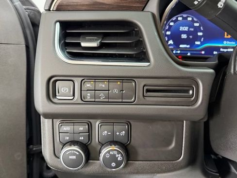 Used 2023 Chevrolet Tahoe Z71 AWD/4WD image 13