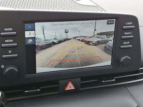 Certified 2025 Hyundai Elantra Sport image 17