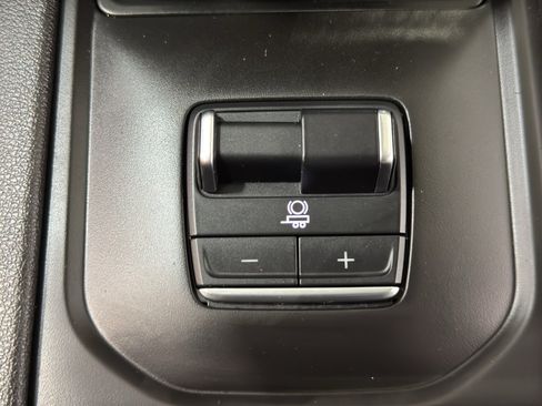 Used 2022 GMC Sierra 1500 AT4 w/ AT4 Premium Package AWD/4WD image 37