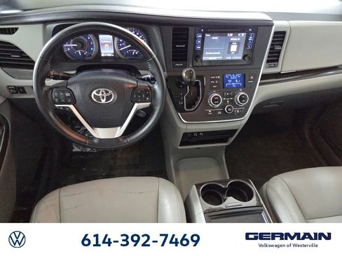 Used 2016 Toyota Sienna XLE Premium image 17
