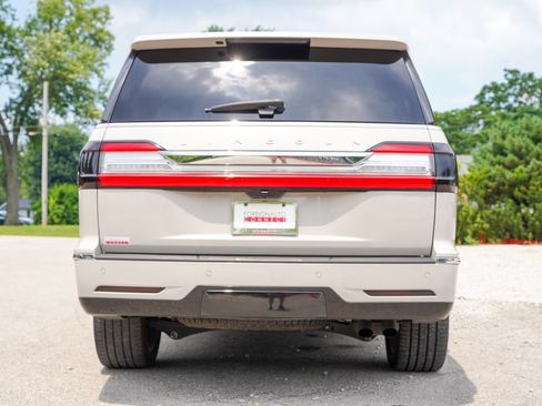 Used 2021 Lincoln Navigator Reserve AWD/4WD image 9