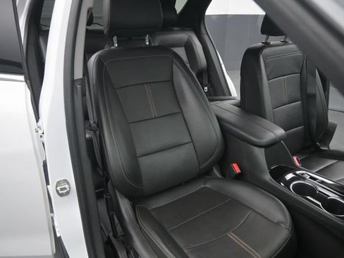 Used 2023 Chevrolet Equinox Premier AWD/4WD image 19