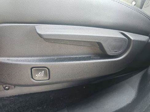 Used 2025 Hyundai Santa Fe Limited AWD/4WD image 33