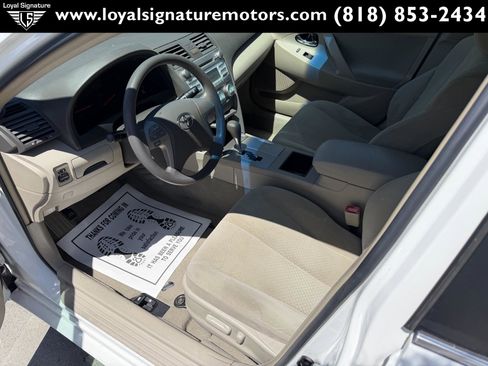 Used 2009 Toyota Camry LE FWD image 13