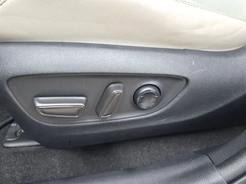 Used 2021 Toyota RAV4 XLE Premium image 16