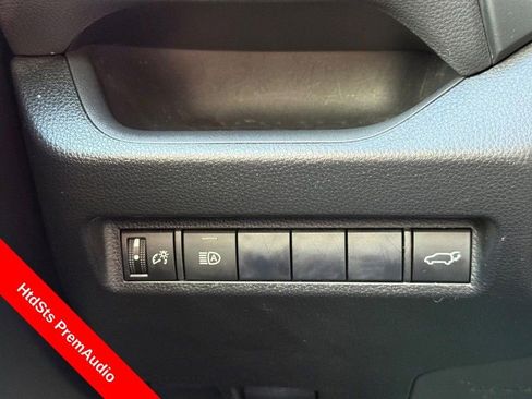 Used 2019 Toyota RAV4 XLE w/ Convenience Package FWD image 29