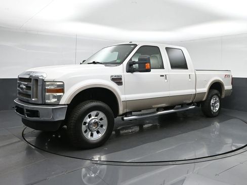 Used 2010 Ford F250 Lariat image 3