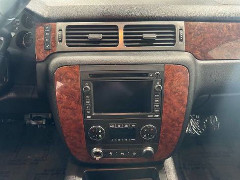 Used 2007 Chevrolet Suburban 2500 LT w/ LT Preferred Equipment Group image 18
