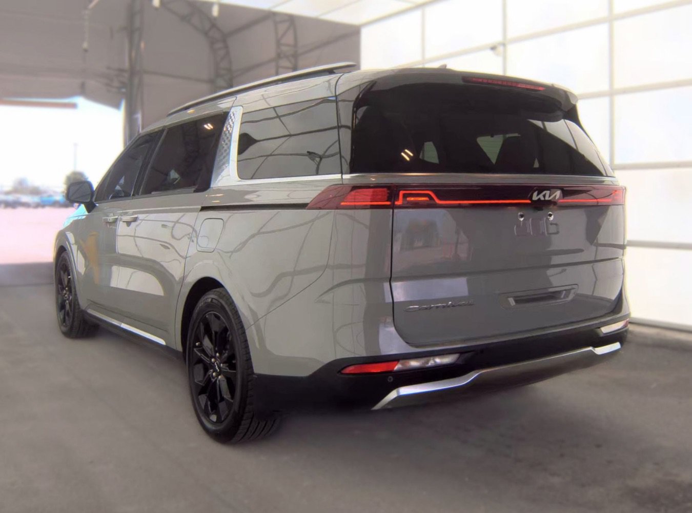 Used 2022 Kia Carnival SX Prestige FWD image 6