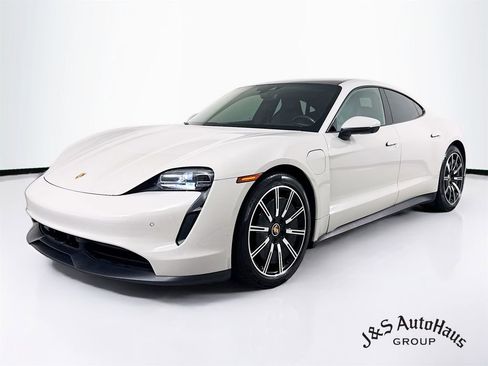 Used 2021 Porsche Taycan image 4