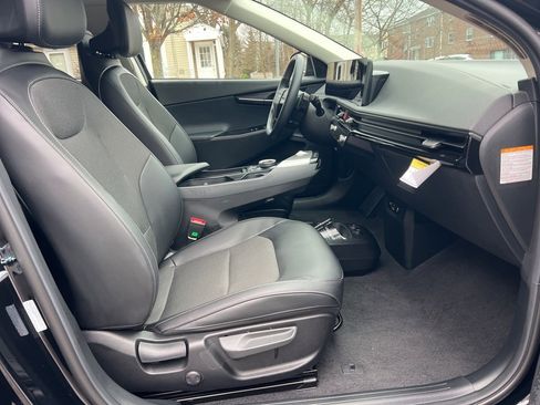 Certified 2025 Kia EV6 Light image 25