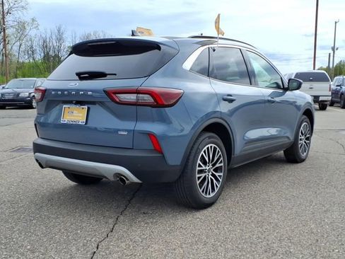Certified 2024 Ford Escape SE FWD image 9