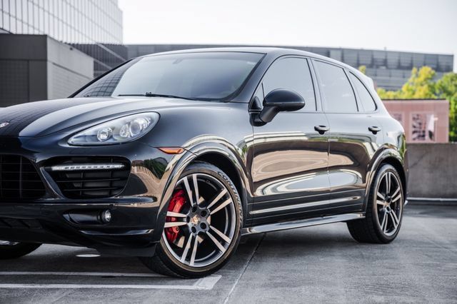 Used 2014 Porsche Cayenne GTS AWD/4WD image 37