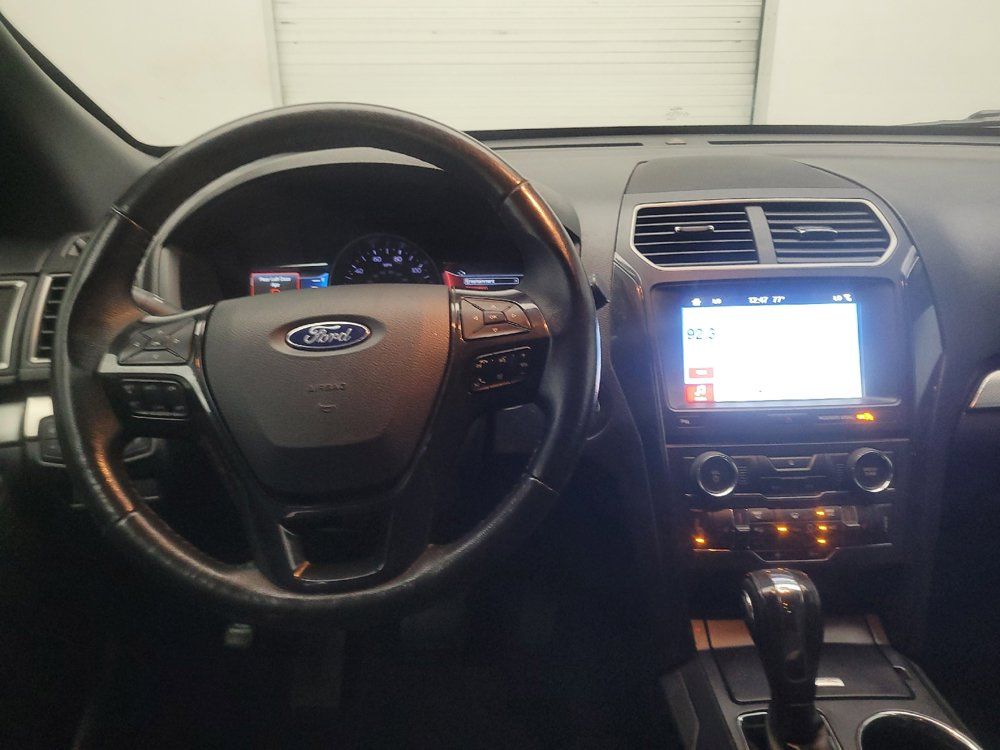 Used 2018 Ford Explorer XLT w/ Equipment Group 202A FWD image 22