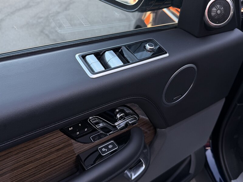Used 2020 Land Rover Range Rover HSE AWD/4WD image 48