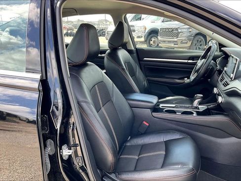 Used 2024 Nissan Altima 2.5 SR FWD image 30