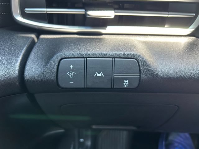Used 2021 Hyundai Elantra SEL FWD image 17