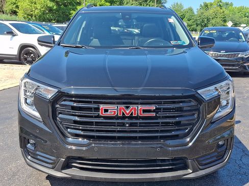 Used 2024 GMC Terrain SLT w/ Infotainment Package II AWD/4WD image 2