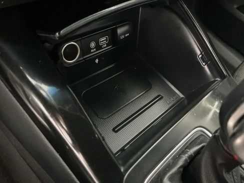 Used 2019 Kia Sorento SX image 14