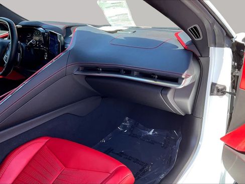 Certified 2021 Chevrolet Corvette Stingray Preferred Cpe w/ Engine Appearance Package RWD image 17