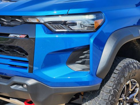 Used 2024 Chevrolet Colorado ZR2 w/ Safety Package AWD/4WD image 10