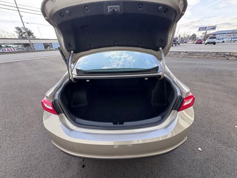 Used 2024 Chevrolet Malibu LT image 28