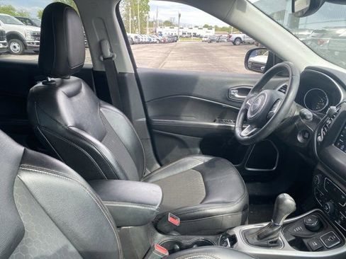 Used 2018 Jeep Compass Latitude w/ Popular Equipment Group AWD/4WD image 10