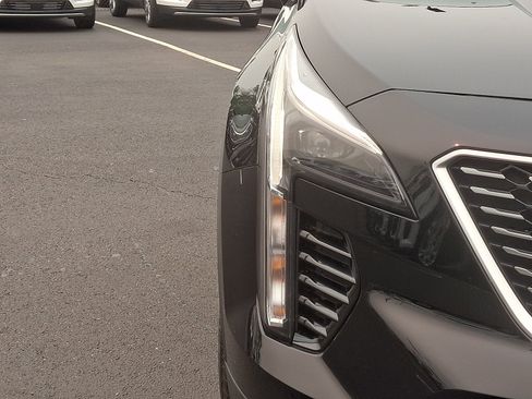 Used 2019 Cadillac XT4 Luxury AWD/4WD image 9