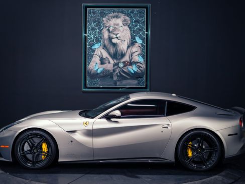Used 2015 Ferrari F12 Berlinetta RWD image 3