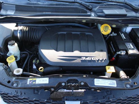 Used 2017 Dodge Grand Caravan GT image 16