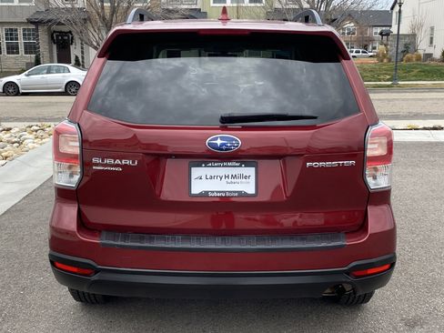 Used 2017 Subaru Forester 2.5i Premium w/ All-Weather Package image 5