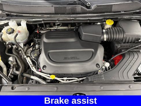 Used 2024 Chrysler Pacifica Touring-L FWD image 14