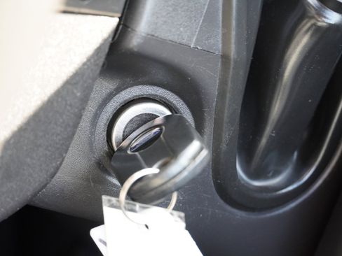 Used 2013 Ford F150 XLT w/ Mid Equipment Group image 36