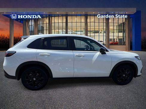 Used 2024 Honda HR-V Sport image 5