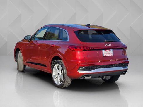 Used 2025 Audi Q5 Premium Plus w/ Premium Plus AWD/4WD image 4