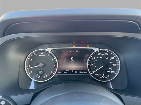 Used 2024 Nissan Pathfinder S image 16