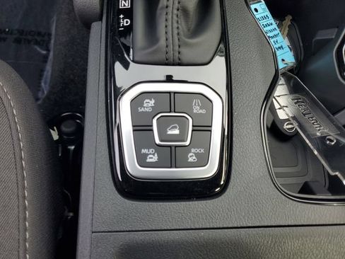 New 2026 Nissan Frontier SV w/ SV Convenience Package AWD/4WD image 20