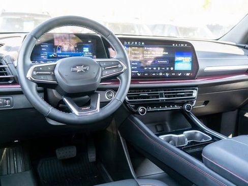 Used 2024 Chevrolet Traverse Z71 AWD/4WD image 12