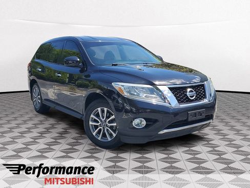 Used 2015 Nissan Pathfinder S FWD image 1