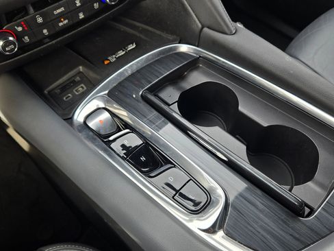 Used 2024 Buick Enclave Premium image 31